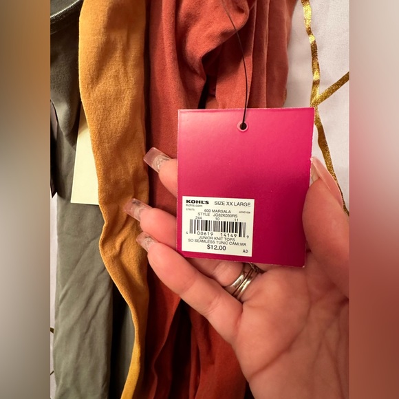 Kohls a lot of three spaghetti strap tank tops - Picture 2 of 2